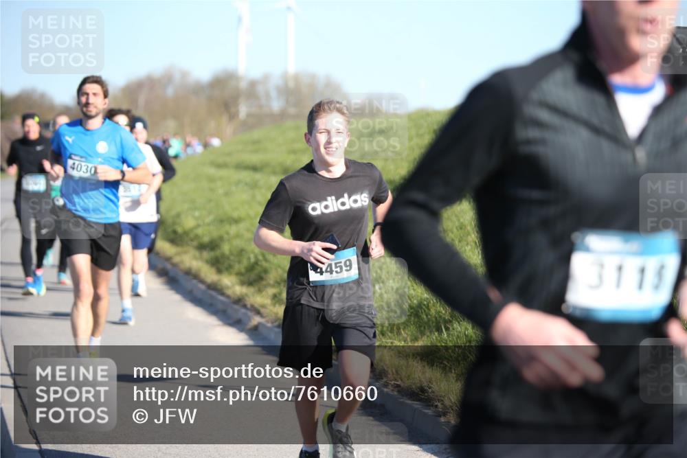 06.04.2025 - 44. Internationalen Wilhelmsburger Insellauf Jannik Wohlers http://msf.ph/oto/7610660 06.04.2025 09:26:17 Laufen 4030, 4459, 3118 meine-sportfotos.de