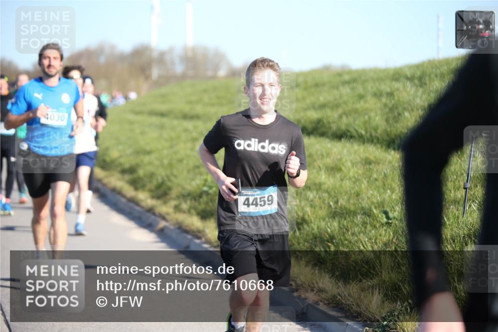 06.04.2025 - 44. Internationalen Wilhelmsburger Insellauf Jannik Wohlers http://msf.ph/oto/7610668 06.04.2025 09:26:17 Laufen 4030, 4459 meine-sportfotos.de