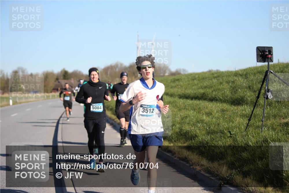 06.04.2025 - 44. Internationalen Wilhelmsburger Insellauf Jannik Wohlers http://msf.ph/oto/7610704 06.04.2025 09:26:20 Laufen 5084, 3512 meine-sportfotos.de