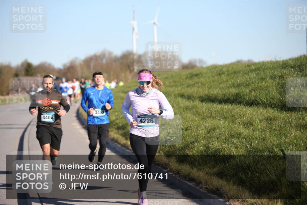06.04.2025 - 44. Internationalen Wilhelmsburger Insellauf Jannik Wohlers http://msf.ph/oto/7610741 06.04.2025 09:26:24 Laufen 4400, 3453, 4226 meine-sportfotos.de
