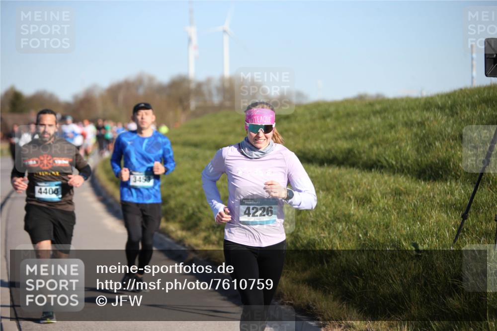 06.04.2025 - 44. Internationalen Wilhelmsburger Insellauf Jannik Wohlers http://msf.ph/oto/7610759 06.04.2025 09:26:25 Laufen 4406, 3453, 4226 meine-sportfotos.de