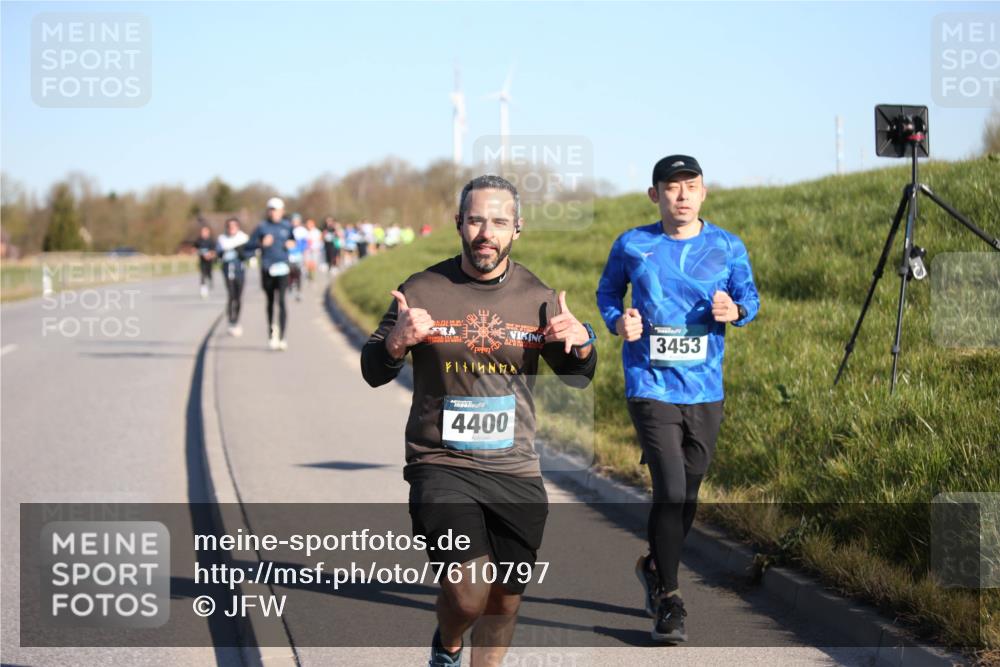 06.04.2025 - 44. Internationalen Wilhelmsburger Insellauf Jannik Wohlers http://msf.ph/oto/7610797 06.04.2025 09:26:27 Laufen 3453, 4400 meine-sportfotos.de