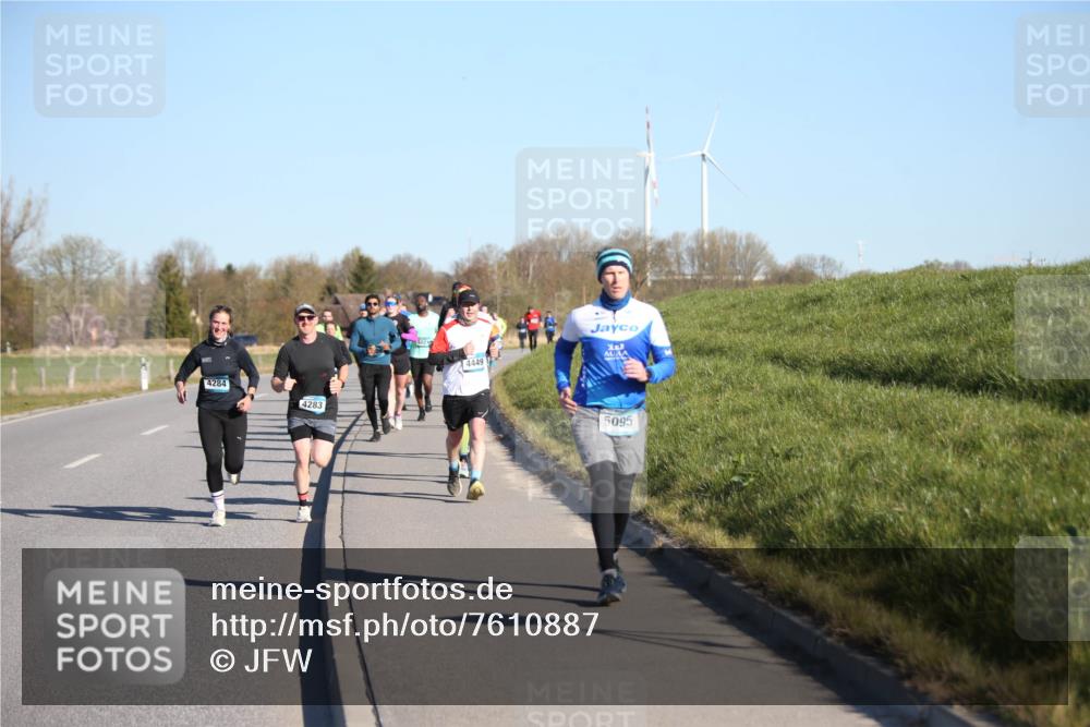06.04.2025 - 44. Internationalen Wilhelmsburger Insellauf Jannik Wohlers http://msf.ph/oto/7610887 06.04.2025 09:26:36 Laufen 4284, 4283, 4449, 5095 meine-sportfotos.de