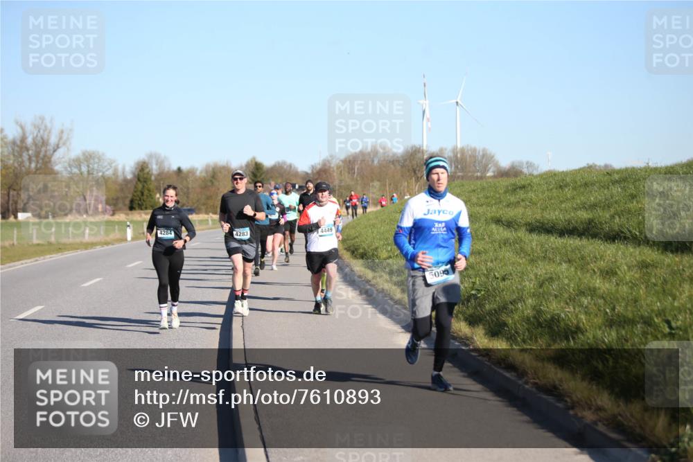 06.04.2025 - 44. Internationalen Wilhelmsburger Insellauf Jannik Wohlers http://msf.ph/oto/7610893 06.04.2025 09:26:37 Laufen 4284, 4283, 4449, 5095 meine-sportfotos.de