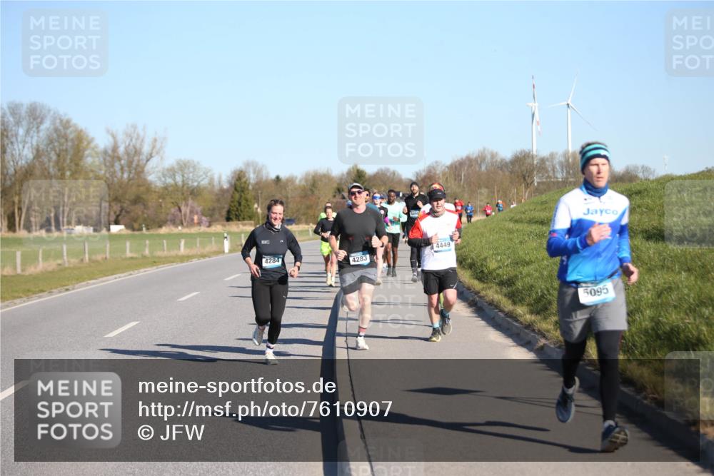 06.04.2025 - 44. Internationalen Wilhelmsburger Insellauf Jannik Wohlers http://msf.ph/oto/7610907 06.04.2025 09:26:38 Laufen 4284, 4283, 4449, 5095 meine-sportfotos.de