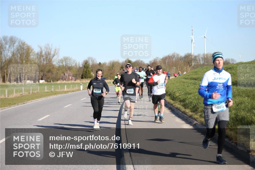 06.04.2025 - 44. Internationalen Wilhelmsburger Insellauf Jannik Wohlers http://msf.ph/oto/7610911 06.04.2025 09:26:38 Laufen 4449, 4284, 4283, 5095 meine-sportfotos.de