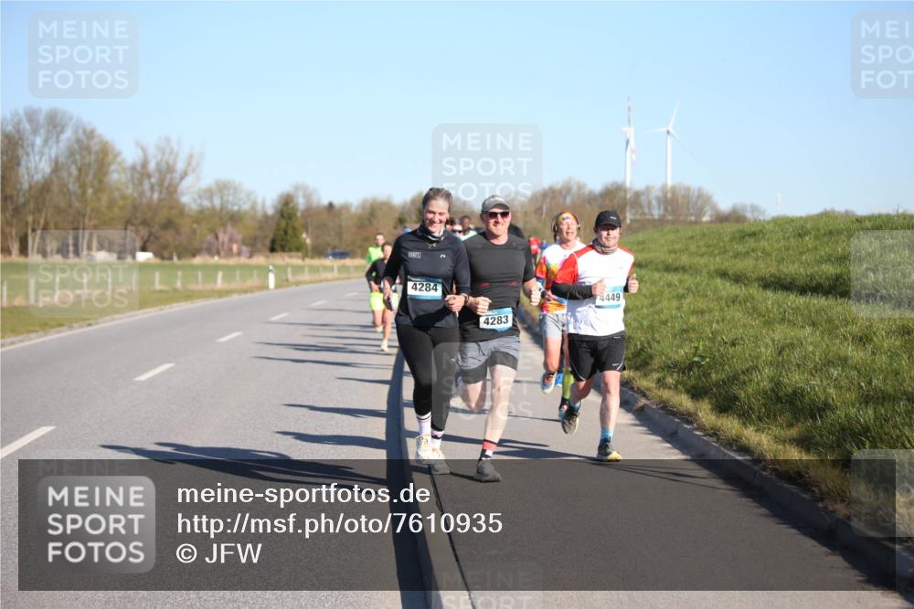 06.04.2025 - 44. Internationalen Wilhelmsburger Insellauf Jannik Wohlers http://msf.ph/oto/7610935 06.04.2025 09:26:39 Laufen 4284, 4449, 4283 meine-sportfotos.de