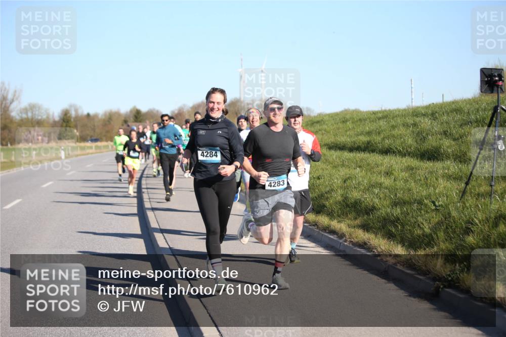 06.04.2025 - 44. Internationalen Wilhelmsburger Insellauf Jannik Wohlers http://msf.ph/oto/7610962 06.04.2025 09:26:40 Laufen 4284, 4283 meine-sportfotos.de