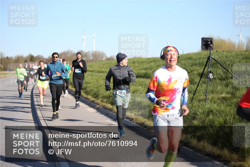 06.04.2025 - 44. Internationalen Wilhelmsburger Insellauf Jannik Wohlers http://msf.ph/oto/7610994 06.04.2025 09:26:42 Laufen 3962, 4504, 5098, 3832 meine-sportfotos.de