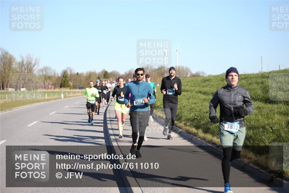 06.04.2025 - 44. Internationalen Wilhelmsburger Insellauf Jannik Wohlers http://msf.ph/oto/7611010 06.04.2025 09:26:43 Laufen 396, 4504, 5098, 3832 meine-sportfotos.de