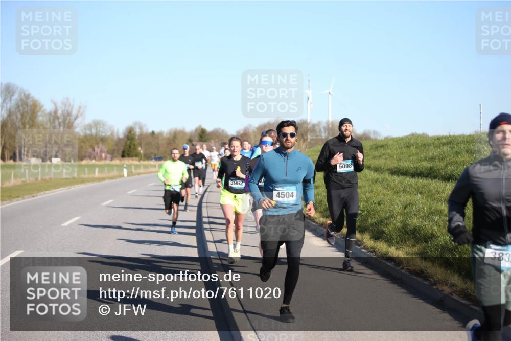06.04.2025 - 44. Internationalen Wilhelmsburger Insellauf Jannik Wohlers http://msf.ph/oto/7611020 06.04.2025 09:26:43 Laufen 3962, 4504, 5098, 383 meine-sportfotos.de
