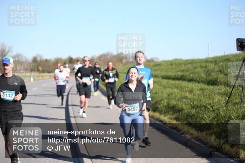 06.04.2025 - 44. Internationalen Wilhelmsburger Insellauf Jannik Wohlers http://msf.ph/oto/7611082 06.04.2025 09:26:49 Laufen 3132, 4497 meine-sportfotos.de