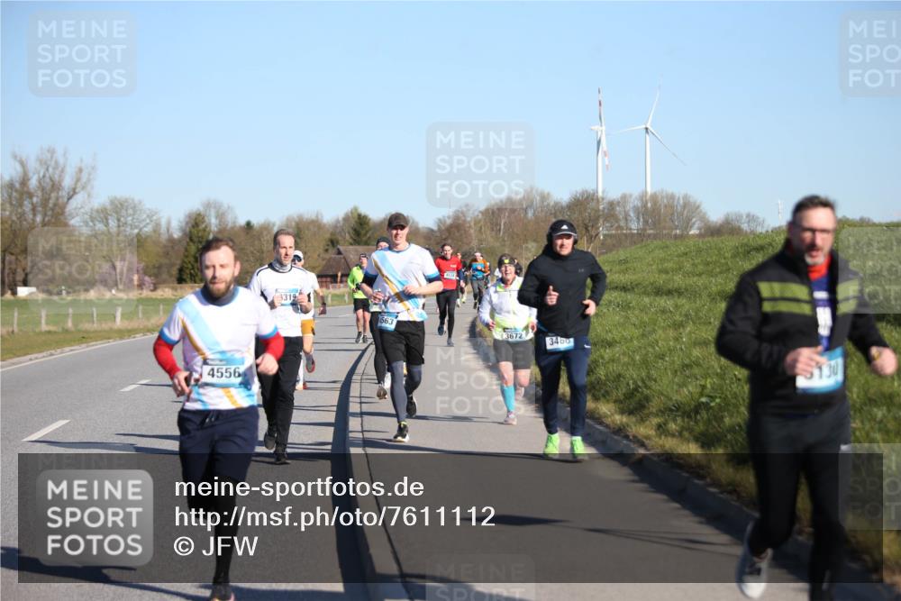06.04.2025 - 44. Internationalen Wilhelmsburger Insellauf Jannik Wohlers http://msf.ph/oto/7611112 06.04.2025 09:26:52 Laufen 4556, 3319, 1563, 3672, 3460, 130 meine-sportfotos.de