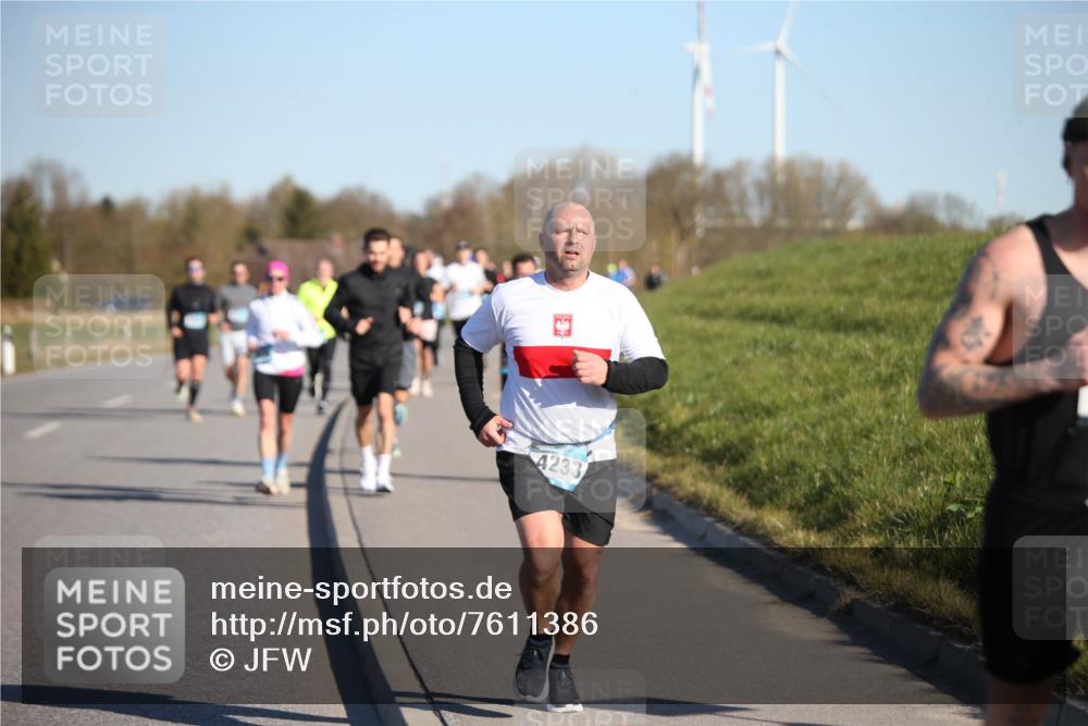 06.04.2025 - 44. Internationalen Wilhelmsburger Insellauf Jannik Wohlers http://msf.ph/oto/7611386 06.04.2025 09:27:16 Laufen 4233 meine-sportfotos.de