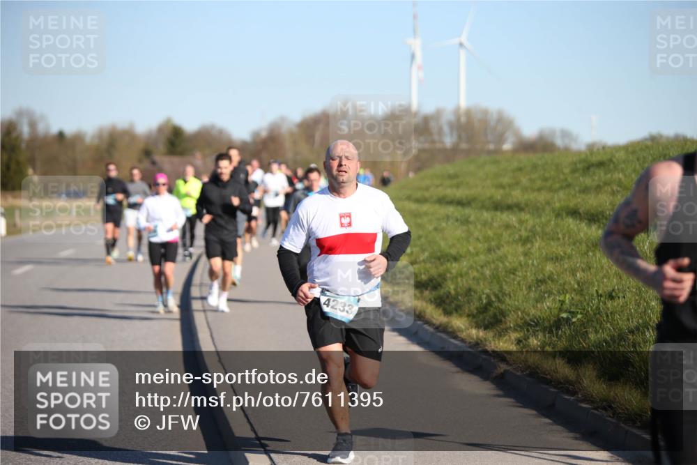 06.04.2025 - 44. Internationalen Wilhelmsburger Insellauf Jannik Wohlers http://msf.ph/oto/7611395 06.04.2025 09:27:16 Laufen 4233 meine-sportfotos.de