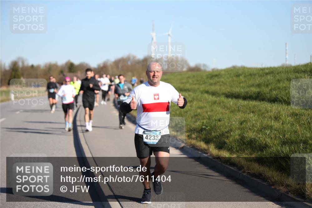 06.04.2025 - 44. Internationalen Wilhelmsburger Insellauf Jannik Wohlers http://msf.ph/oto/7611404 06.04.2025 09:27:17 Laufen 4233 meine-sportfotos.de