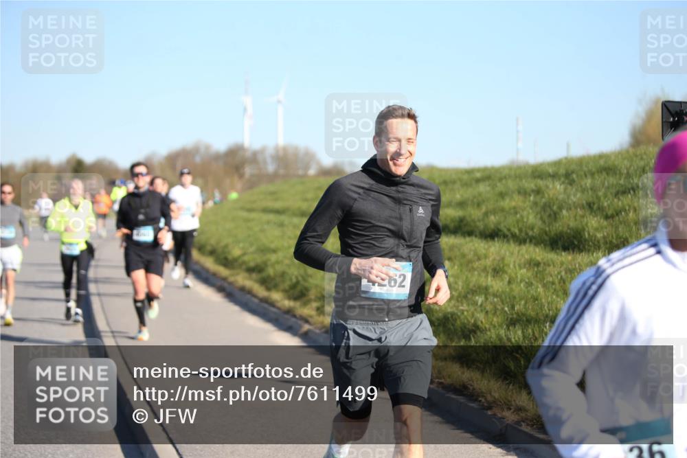 06.04.2025 - 44. Internationalen Wilhelmsburger Insellauf Jannik Wohlers http://msf.ph/oto/7611499 06.04.2025 09:27:23 Laufen 62 meine-sportfotos.de