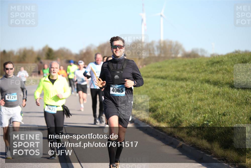 06.04.2025 - 44. Internationalen Wilhelmsburger Insellauf Jannik Wohlers http://msf.ph/oto/7611517 06.04.2025 09:27:25 Laufen 4129, 3635, 4065 meine-sportfotos.de