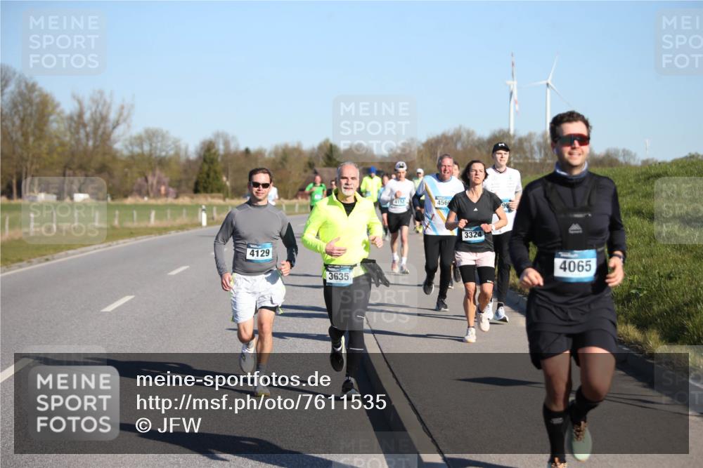 06.04.2025 - 44. Internationalen Wilhelmsburger Insellauf Jannik Wohlers http://msf.ph/oto/7611535 06.04.2025 09:27:26 Laufen 4129, 3635, 4152, 456, 3324, 4065 meine-sportfotos.de