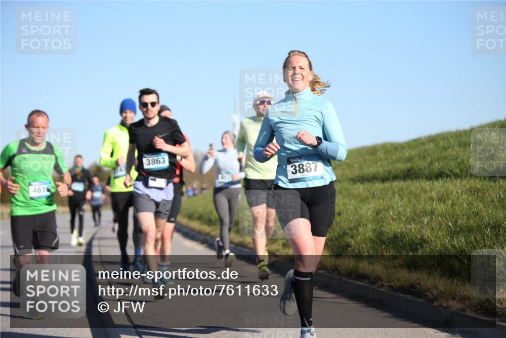 06.04.2025 - 44. Internationalen Wilhelmsburger Insellauf Jannik Wohlers http://msf.ph/oto/7611633 06.04.2025 09:27:37 Laufen 4616, 3863, 3887 meine-sportfotos.de
