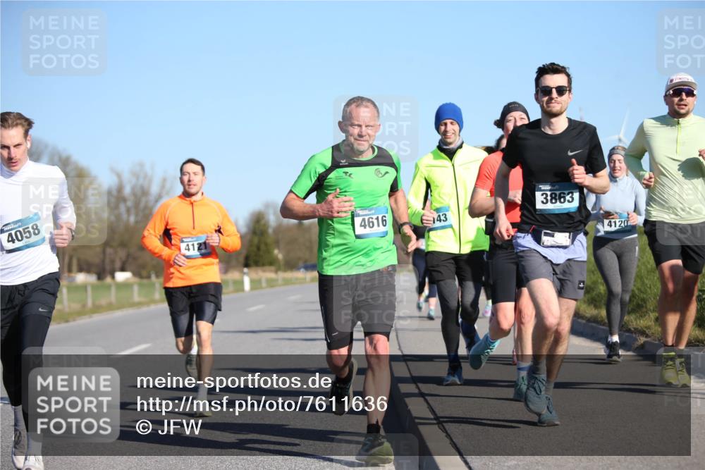 06.04.2025 - 44. Internationalen Wilhelmsburger Insellauf Jannik Wohlers http://msf.ph/oto/7611636 06.04.2025 09:27:37 Laufen 4058, 412, 4616, 143, 3863, 4120 meine-sportfotos.de