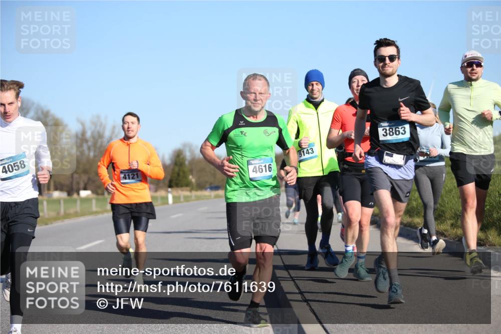 06.04.2025 - 44. Internationalen Wilhelmsburger Insellauf Jannik Wohlers http://msf.ph/oto/7611639 06.04.2025 09:27:37 Laufen 4058, 4121, 5143, 4616, 3863 meine-sportfotos.de