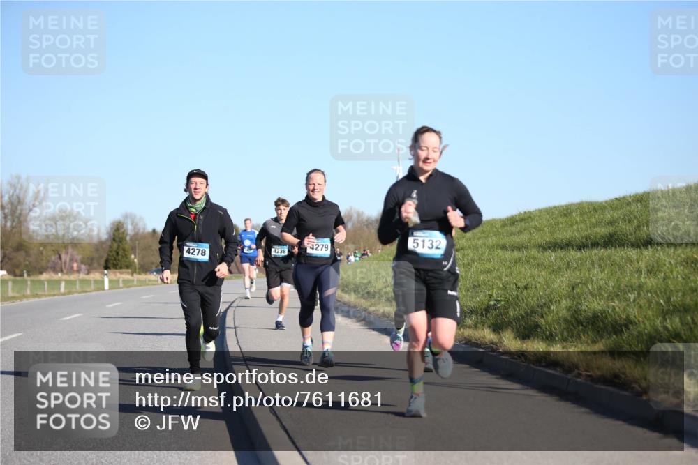 06.04.2025 - 44. Internationalen Wilhelmsburger Insellauf Jannik Wohlers http://msf.ph/oto/7611681 06.04.2025 09:27:41 Laufen 5132, 4279, 4238, 4278 meine-sportfotos.de