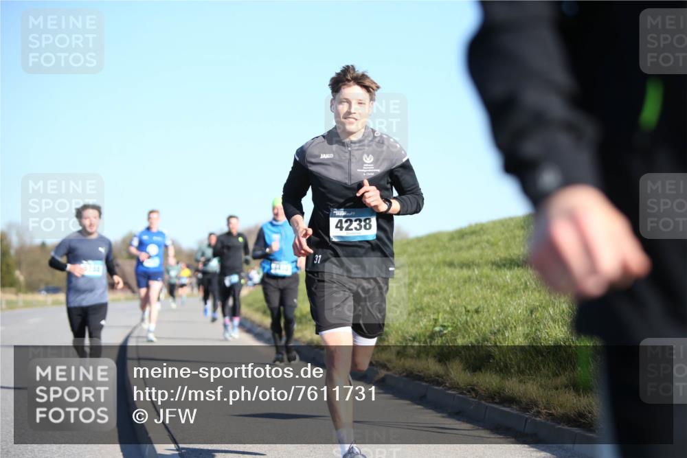 06.04.2025 - 44. Internationalen Wilhelmsburger Insellauf Jannik Wohlers http://msf.ph/oto/7611731 06.04.2025 09:27:44 Laufen 31, 4238 meine-sportfotos.de