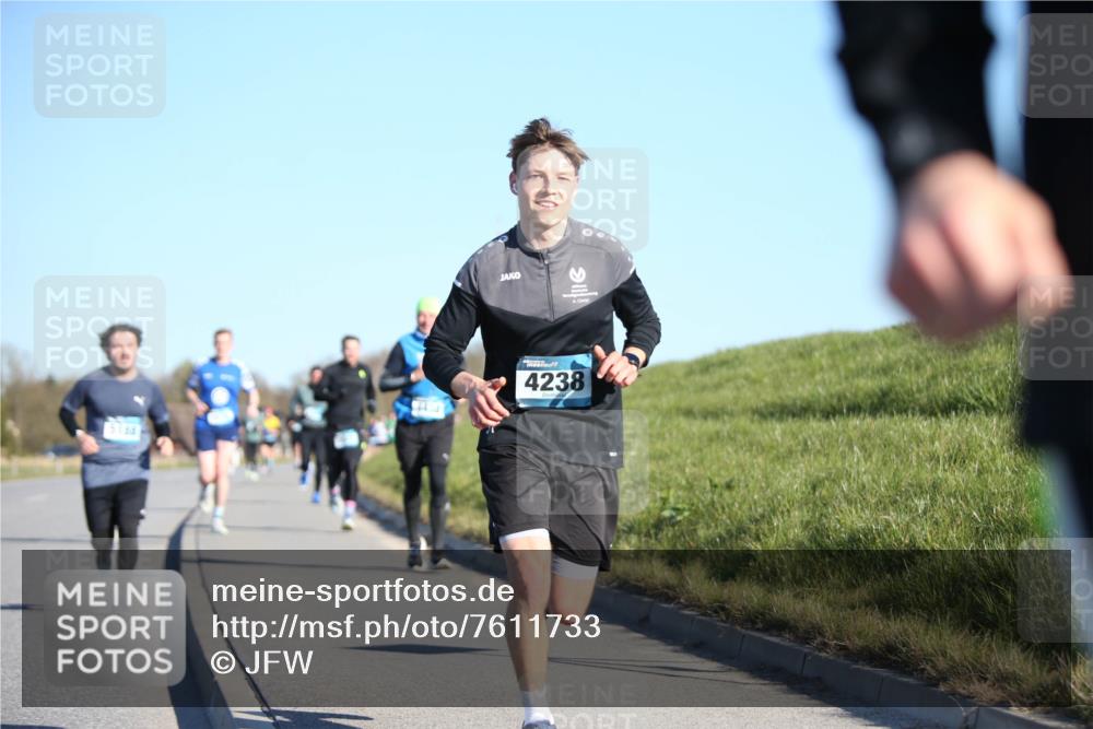 06.04.2025 - 44. Internationalen Wilhelmsburger Insellauf Jannik Wohlers http://msf.ph/oto/7611733 06.04.2025 09:27:44 Laufen 4238 meine-sportfotos.de