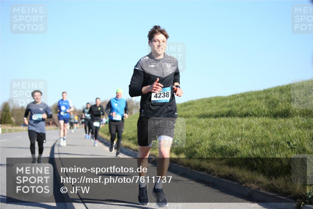 06.04.2025 - 44. Internationalen Wilhelmsburger Insellauf Jannik Wohlers http://msf.ph/oto/7611737 06.04.2025 09:27:44 Laufen 4238 meine-sportfotos.de
