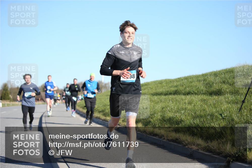 06.04.2025 - 44. Internationalen Wilhelmsburger Insellauf Jannik Wohlers http://msf.ph/oto/7611739 06.04.2025 09:27:44 Laufen 32, 38 meine-sportfotos.de