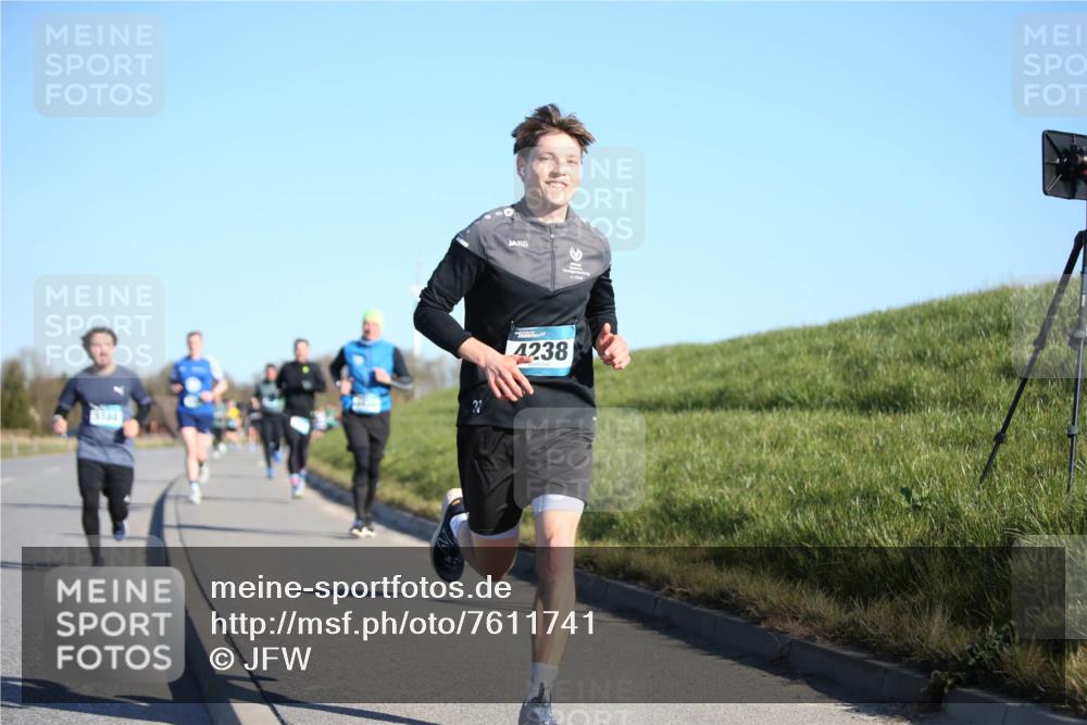 06.04.2025 - 44. Internationalen Wilhelmsburger Insellauf Jannik Wohlers http://msf.ph/oto/7611741 06.04.2025 09:27:45 Laufen 5130, 32, 4238 meine-sportfotos.de