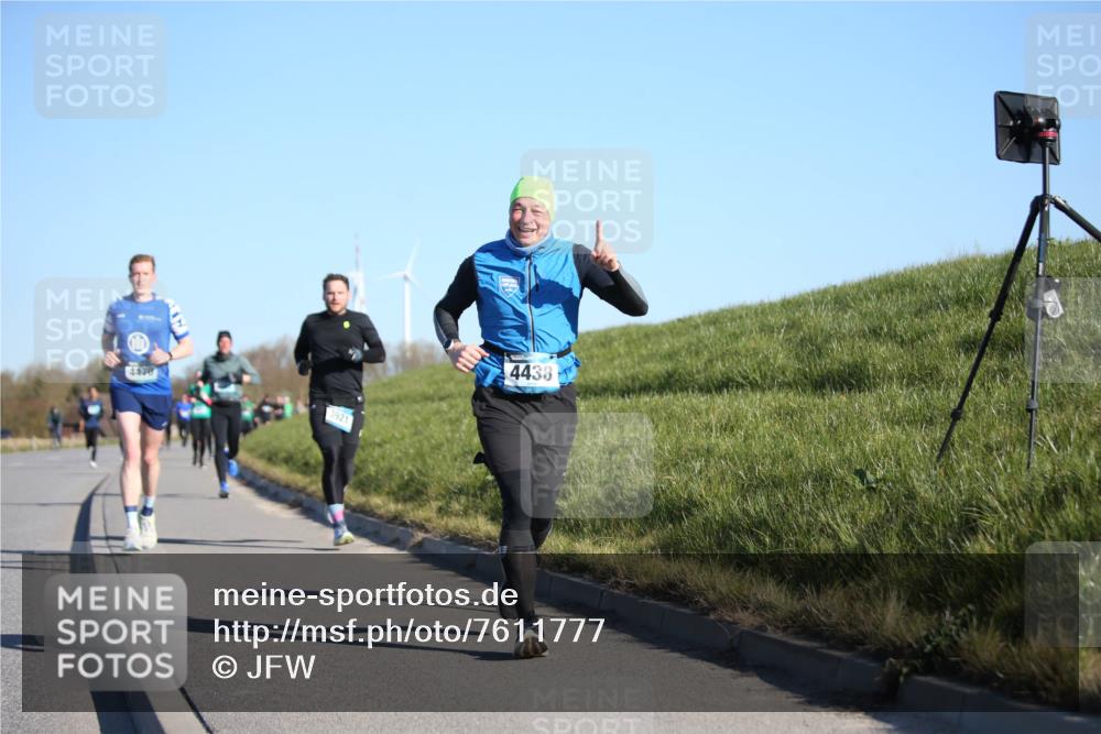 06.04.2025 - 44. Internationalen Wilhelmsburger Insellauf Jannik Wohlers http://msf.ph/oto/7611777 06.04.2025 09:27:47 Laufen 3921, 4438 meine-sportfotos.de