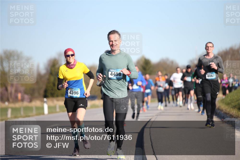 06.04.2025 - 44. Internationalen Wilhelmsburger Insellauf Jannik Wohlers http://msf.ph/oto/7611936 06.04.2025 09:28:00 Laufen 4396, 4458, 4067 meine-sportfotos.de