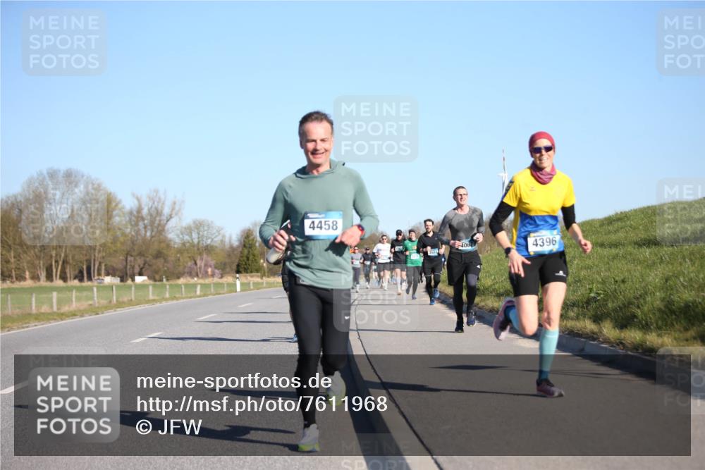 06.04.2025 - 44. Internationalen Wilhelmsburger Insellauf Jannik Wohlers http://msf.ph/oto/7611968 06.04.2025 09:28:03 Laufen 4458, 4067, 4396 meine-sportfotos.de