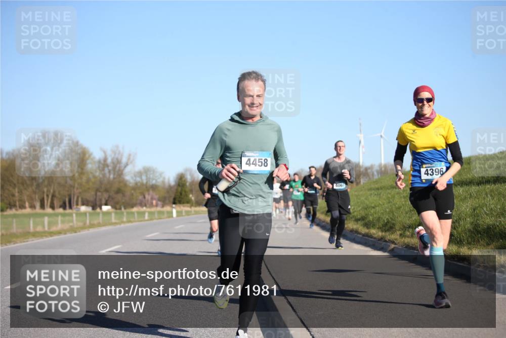 06.04.2025 - 44. Internationalen Wilhelmsburger Insellauf Jannik Wohlers http://msf.ph/oto/7611981 06.04.2025 09:28:03 Laufen 4458, 4067, 4396 meine-sportfotos.de