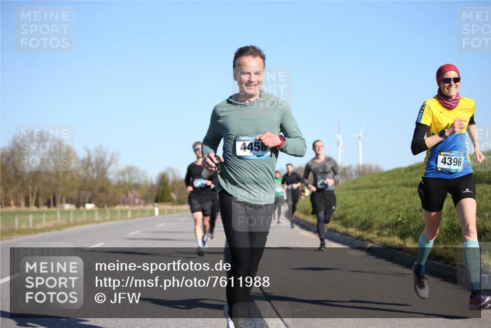 06.04.2025 - 44. Internationalen Wilhelmsburger Insellauf Jannik Wohlers http://msf.ph/oto/7611988 06.04.2025 09:28:04 Laufen 4458, 4396 meine-sportfotos.de
