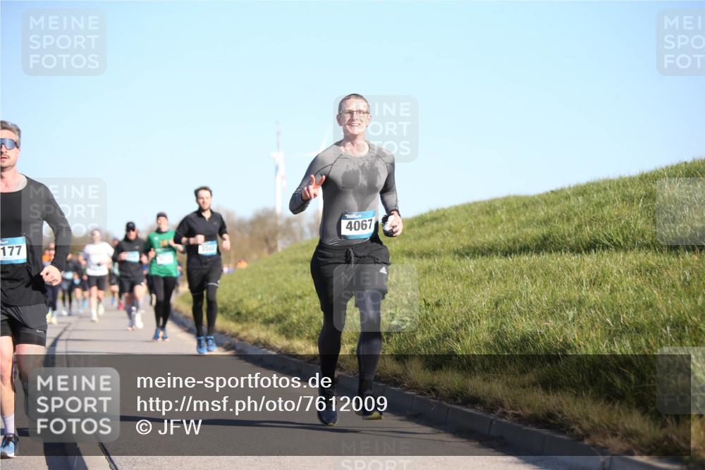 06.04.2025 - 44. Internationalen Wilhelmsburger Insellauf Jannik Wohlers http://msf.ph/oto/7612009 06.04.2025 09:28:05 Laufen 177, 3503, 4067 meine-sportfotos.de