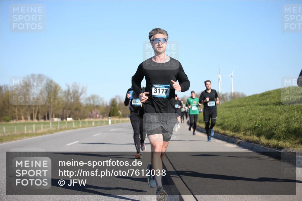 06.04.2025 - 44. Internationalen Wilhelmsburger Insellauf Jannik Wohlers http://msf.ph/oto/7612038 06.04.2025 09:28:07 Laufen 4346, 3177, 3503 meine-sportfotos.de