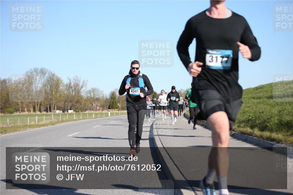 06.04.2025 - 44. Internationalen Wilhelmsburger Insellauf Jannik Wohlers http://msf.ph/oto/7612052 06.04.2025 09:28:07 Laufen 4346, 3178, 4389, 3177 meine-sportfotos.de