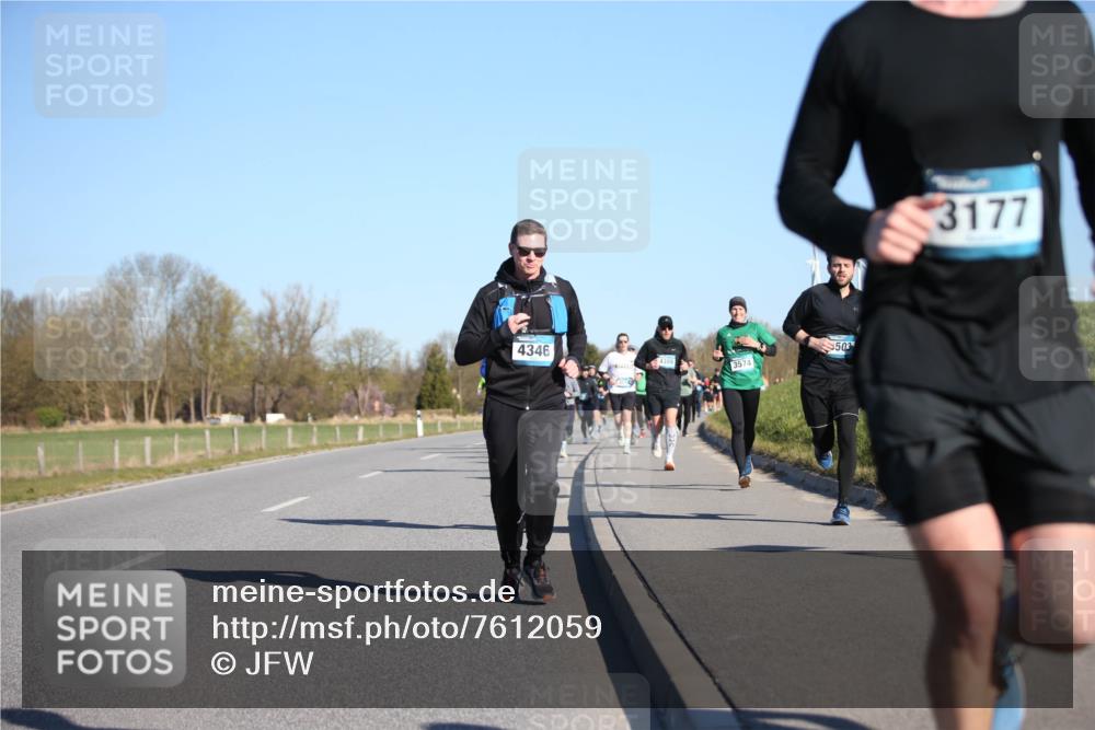 06.04.2025 - 44. Internationalen Wilhelmsburger Insellauf Jannik Wohlers http://msf.ph/oto/7612059 06.04.2025 09:28:07 Laufen 4346, 3574, 503, 3177 meine-sportfotos.de