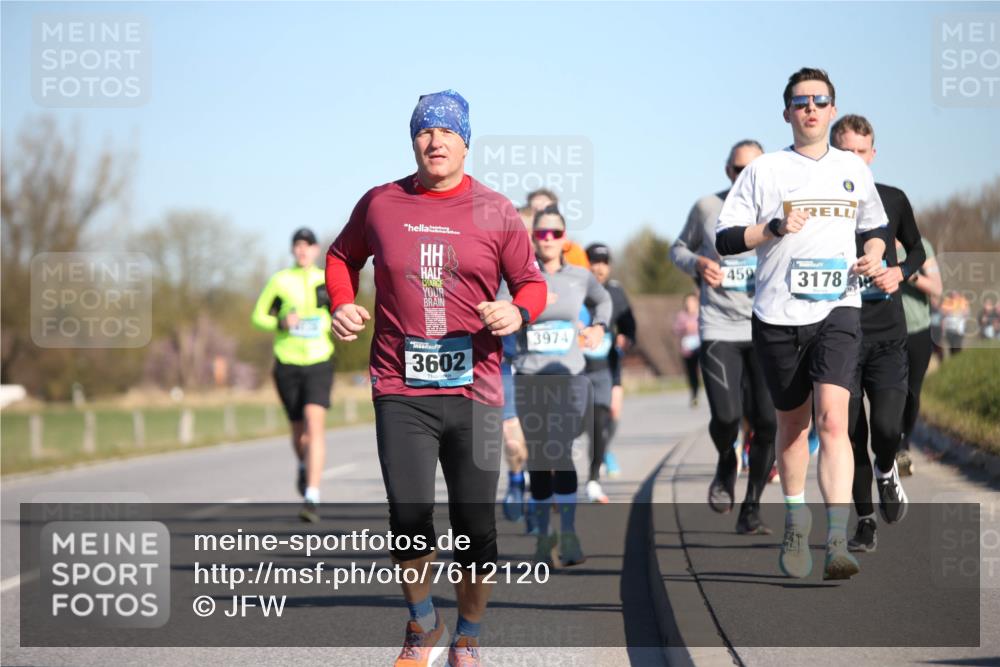 06.04.2025 - 44. Internationalen Wilhelmsburger Insellauf Jannik Wohlers http://msf.ph/oto/7612120 06.04.2025 09:28:13 Laufen 3602, 3974, 459, 3178 meine-sportfotos.de