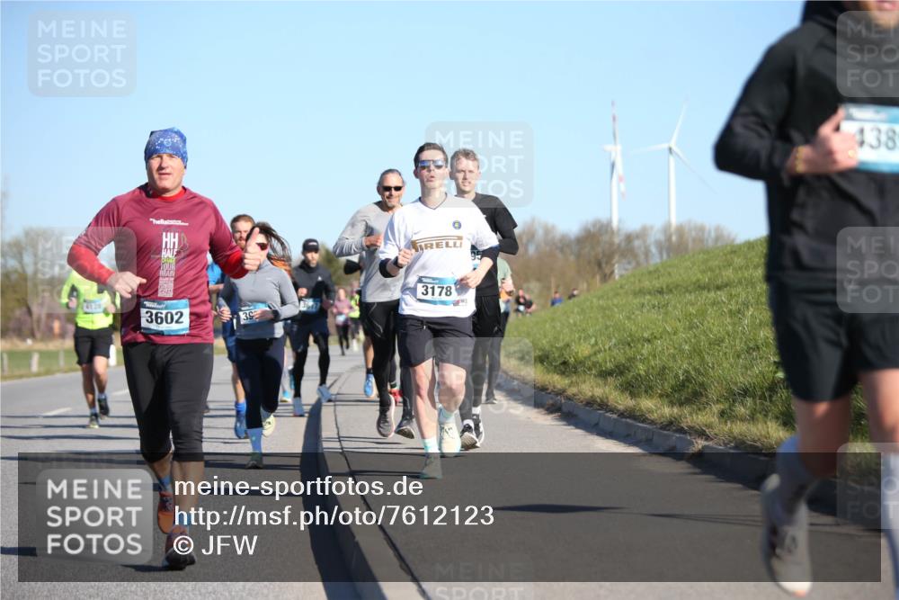06.04.2025 - 44. Internationalen Wilhelmsburger Insellauf Jannik Wohlers http://msf.ph/oto/7612123 06.04.2025 09:28:13 Laufen 3602, 3178, 39, 438 meine-sportfotos.de