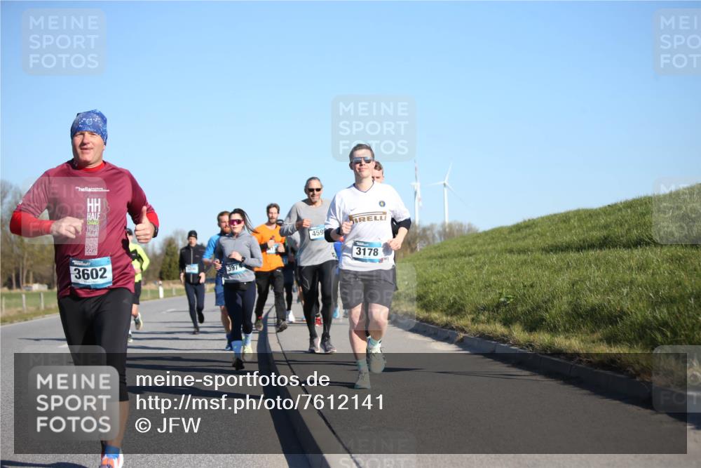 06.04.2025 - 44. Internationalen Wilhelmsburger Insellauf Jannik Wohlers http://msf.ph/oto/7612141 06.04.2025 09:28:14 Laufen 3602, 397, 459, 3178 meine-sportfotos.de