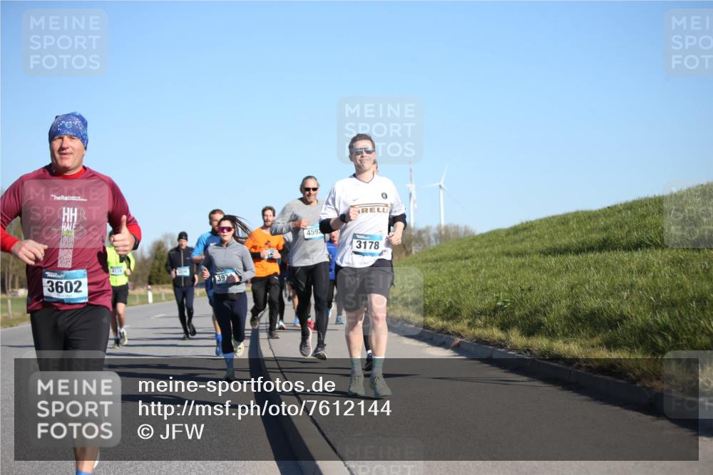 06.04.2025 - 44. Internationalen Wilhelmsburger Insellauf Jannik Wohlers http://msf.ph/oto/7612144 06.04.2025 09:28:14 Laufen 3602, 1206, 397, 4591, 3178 meine-sportfotos.de