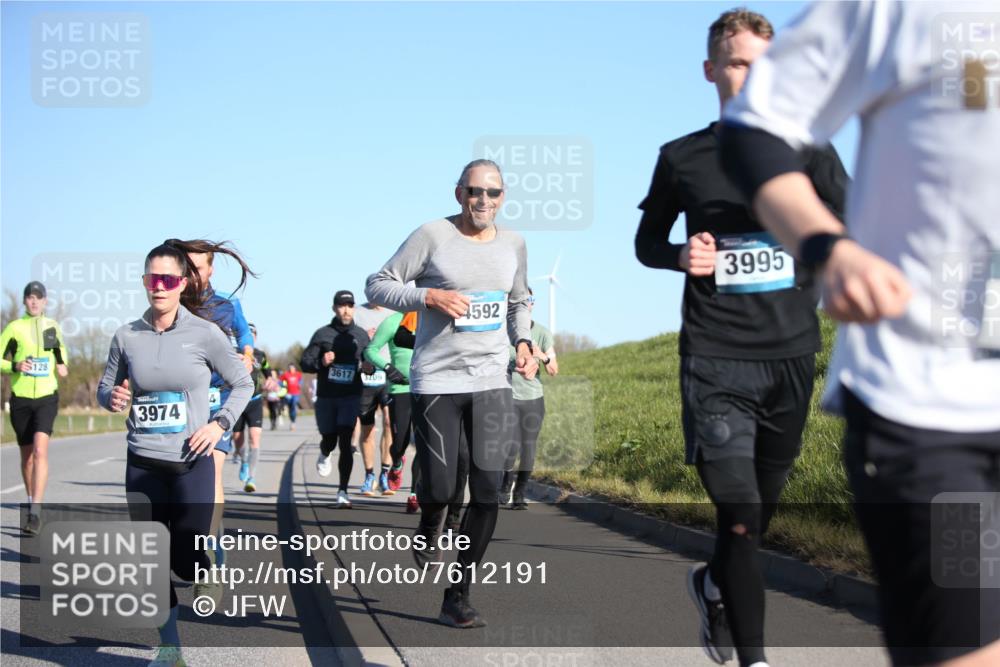 06.04.2025 - 44. Internationalen Wilhelmsburger Insellauf Jannik Wohlers http://msf.ph/oto/7612191 06.04.2025 09:28:17 Laufen 128, 3974, 3617, 3709, 592, 3995 meine-sportfotos.de