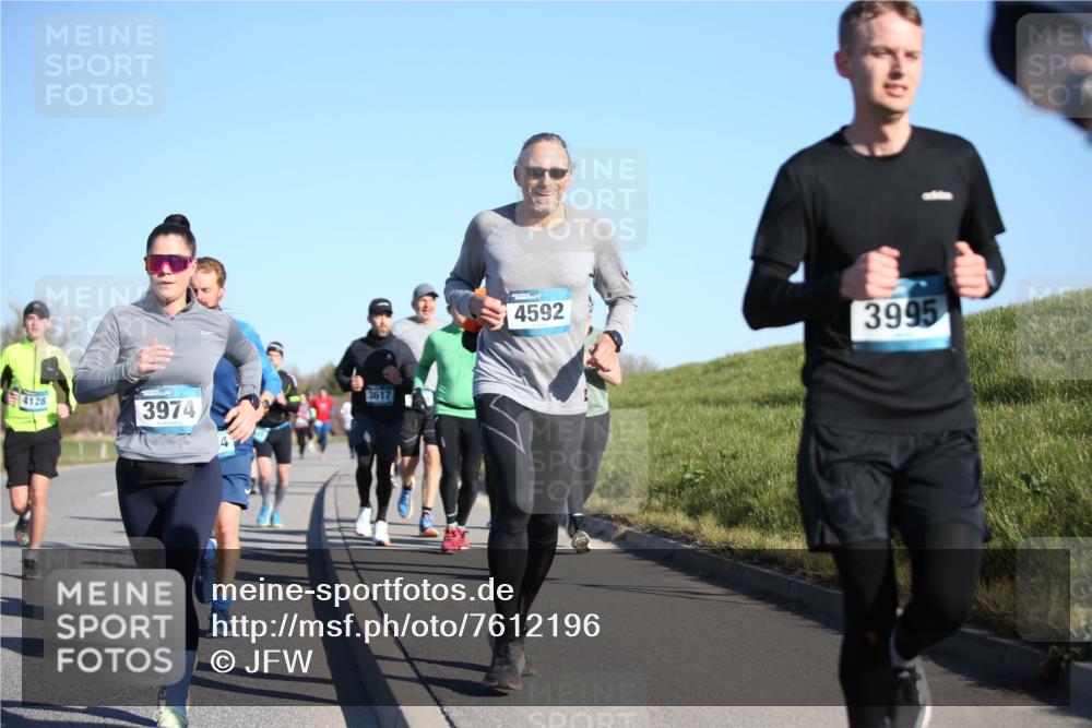 06.04.2025 - 44. Internationalen Wilhelmsburger Insellauf Jannik Wohlers http://msf.ph/oto/7612196 06.04.2025 09:28:17 Laufen 4128, 3974, 3617, 4592, 3995 meine-sportfotos.de