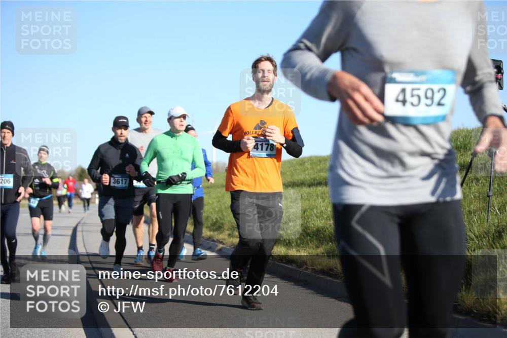 06.04.2025 - 44. Internationalen Wilhelmsburger Insellauf Jannik Wohlers http://msf.ph/oto/7612204 06.04.2025 09:28:18 Laufen 3617, 206, 4178, 4592 meine-sportfotos.de