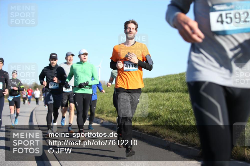 06.04.2025 - 44. Internationalen Wilhelmsburger Insellauf Jannik Wohlers http://msf.ph/oto/7612210 06.04.2025 09:28:18 Laufen 3617, 3703, 4178, 4592 meine-sportfotos.de