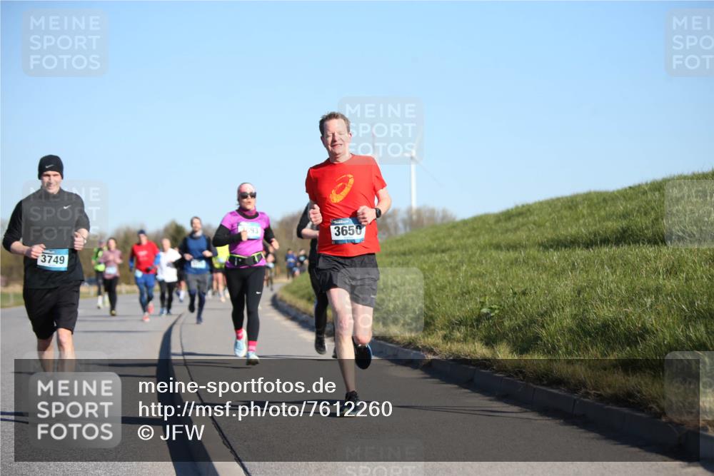 06.04.2025 - 44. Internationalen Wilhelmsburger Insellauf Jannik Wohlers http://msf.ph/oto/7612260 06.04.2025 09:28:21 Laufen 3749, 2093, 3650 meine-sportfotos.de
